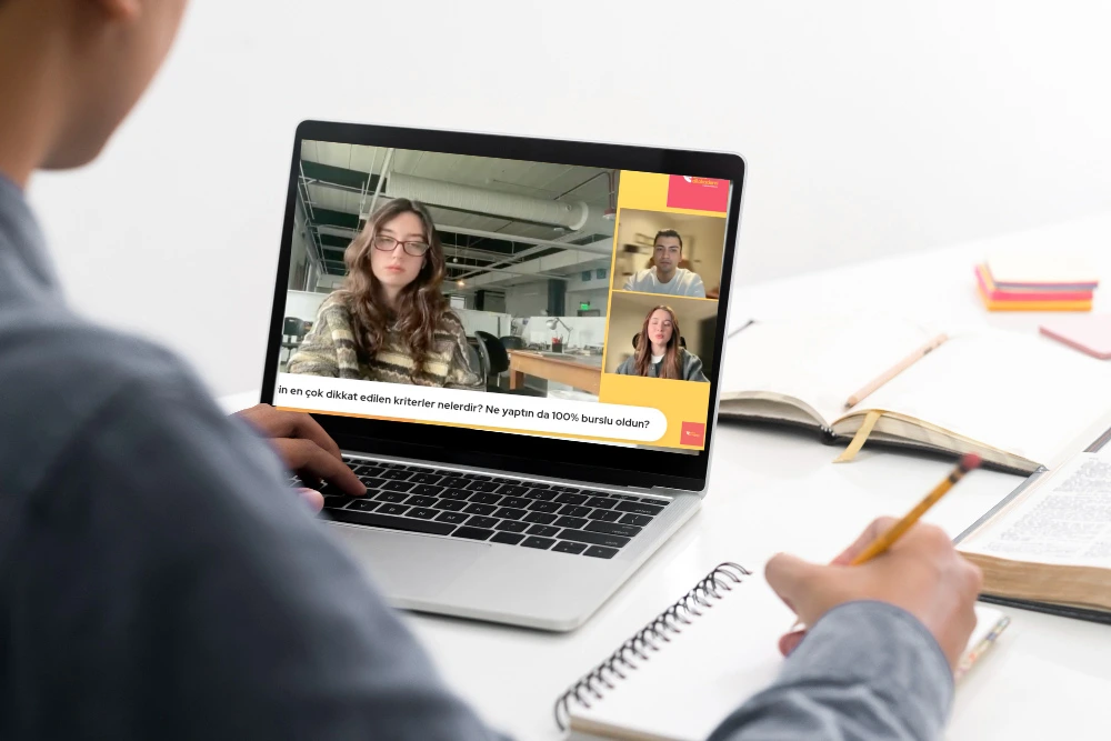 Enwa Talks webinarında İngilizceyle hayatını değiştiren öğrencilerin başarı hikayeleri anlatılıyor